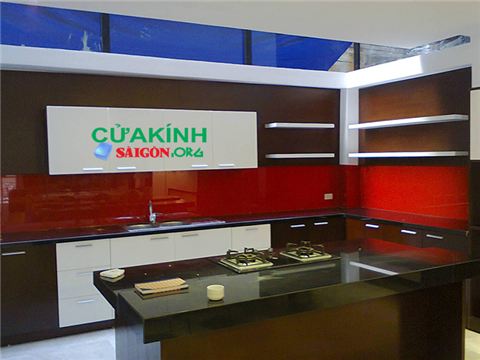 05 Mẫu kính ốp bếp màu đỏ đẹp quý phái đón thần tài 05 Mẫu kính ốp bếp màu đỏ đẹp quý phái đón thần tài