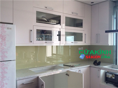 08 Mẫu kính ốp bếp màu trắng sữa được ưa thích nhất 08 Mẫu kính ốp bếp màu trắng sữa được ưa thích nhất