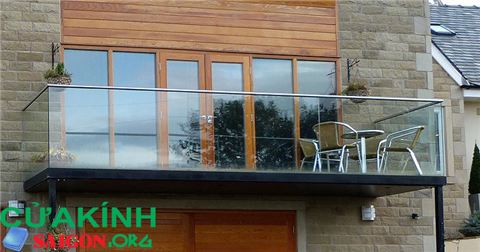 Mẫu lan can ban công kính đẹp nhất hiện nay Mẫu lan can ban công kính đẹp nhất hiện nay